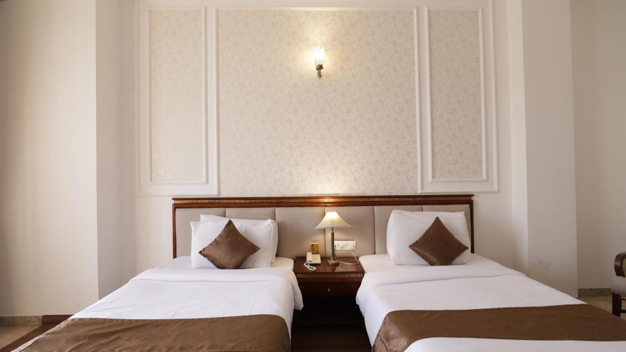 Hotel Merwara Estate- A Luxury Heritage Resort Ajmer Buitenkant foto