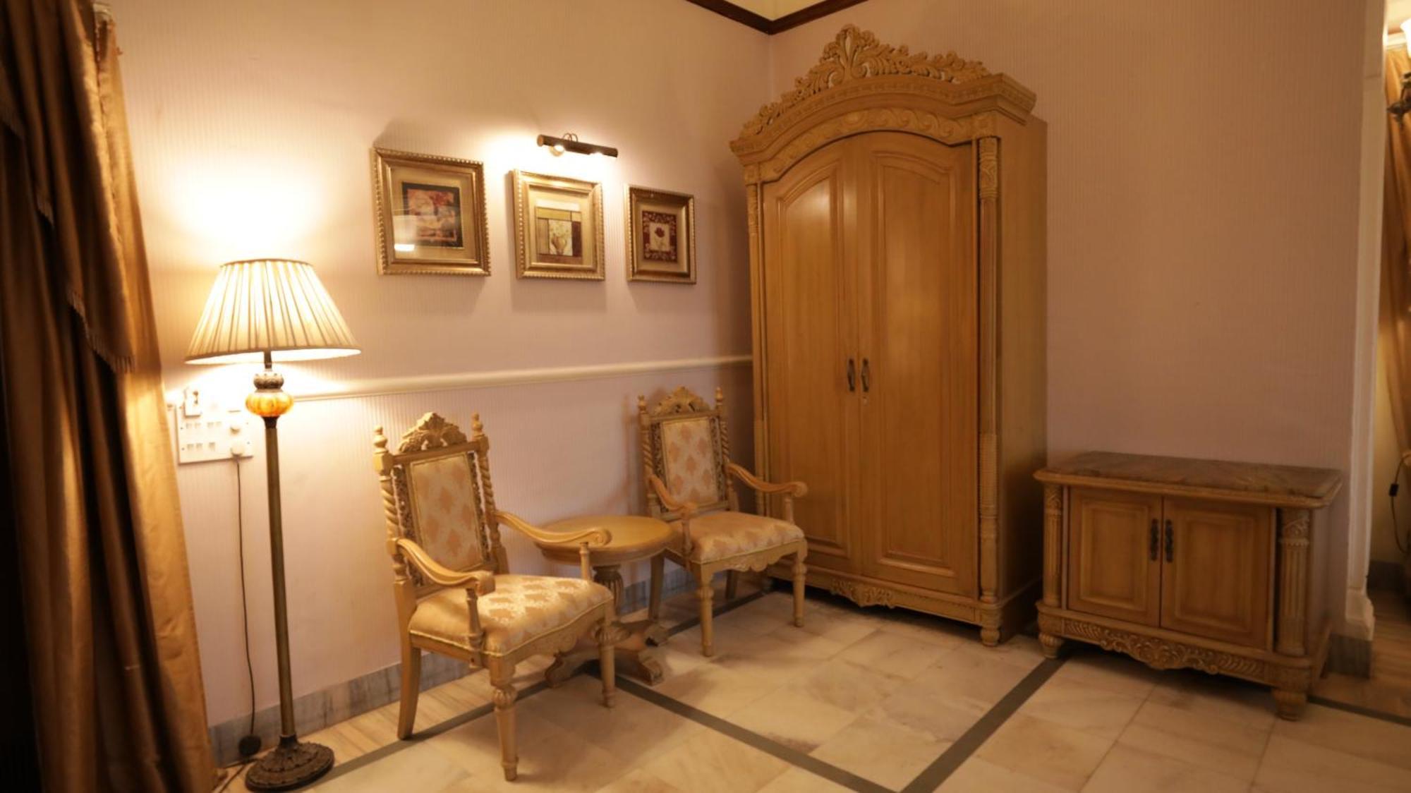 Hotel Merwara Estate- A Luxury Heritage Resort Ajmer Buitenkant foto